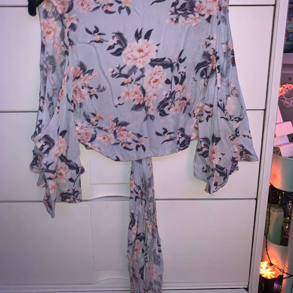 Short coverup - Picture 2 of 2